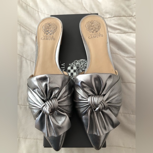 Vince Camuto Marketa Flat - Picture 1 of 7